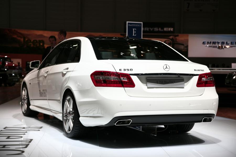  Mercedes-Benz E-Class 2010 года  (фото 38 из 128)